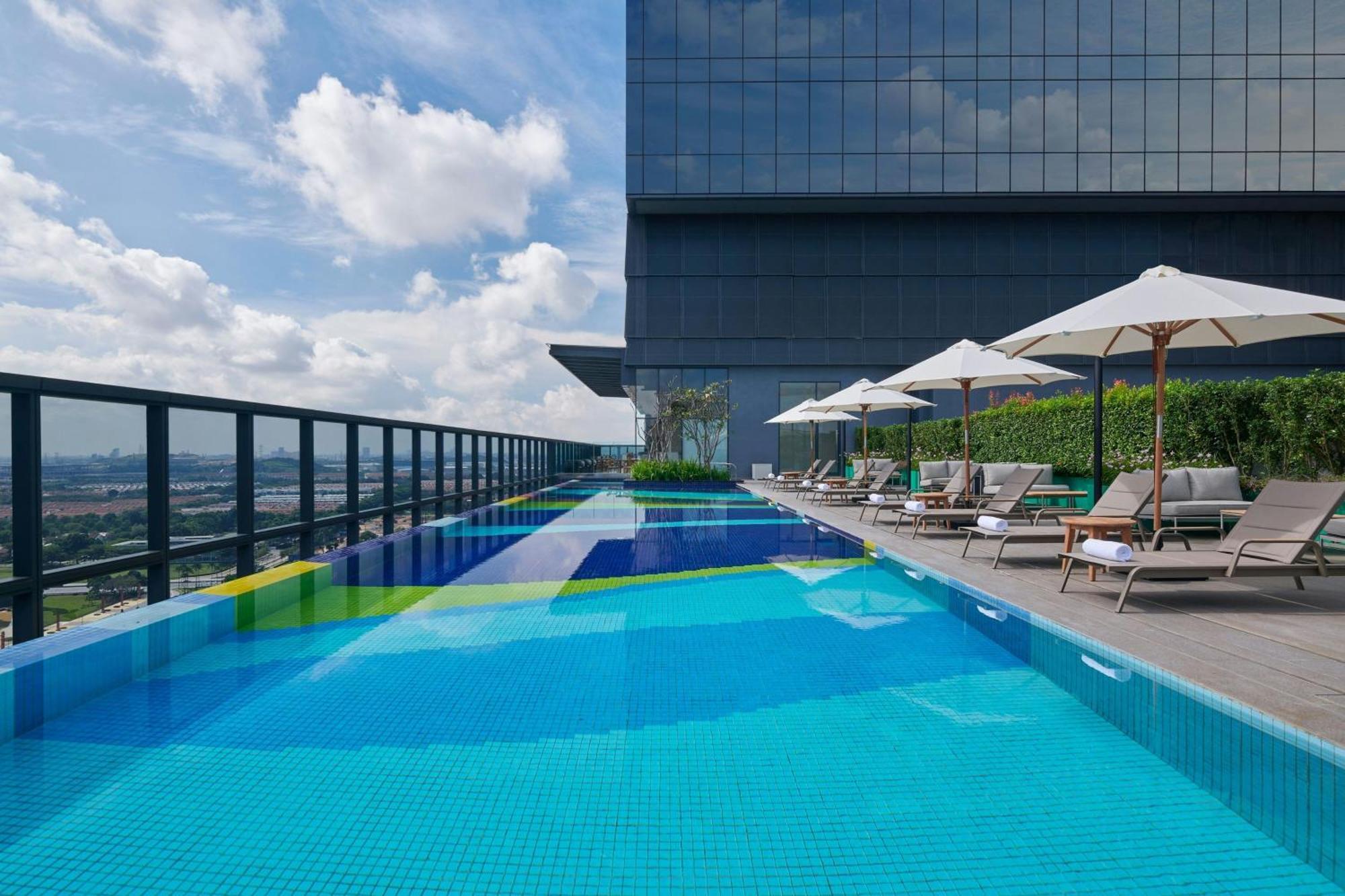 Hotel Courtyard By Marriott Setia Alam Esterno foto