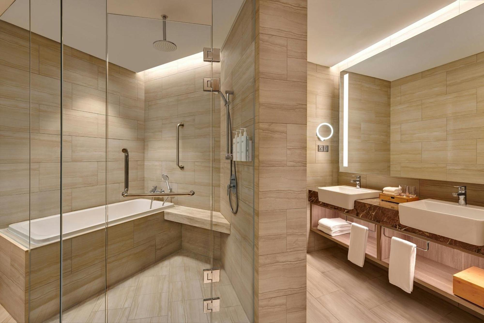 Hotel Courtyard By Marriott Setia Alam Esterno foto