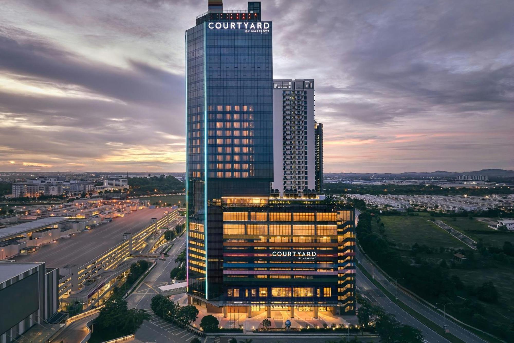 Hotel Courtyard By Marriott Setia Alam Esterno foto